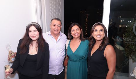  Sandra Bailes, Edgar Barreta, Brenda Zavala y Samantha Anguiano.