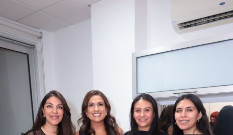  Evelyn Trejo, Samantha Anguiano, Miriam Martínez y Katheryn Trejo.