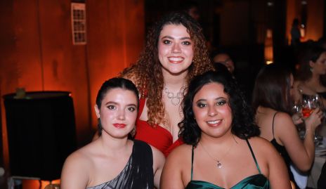  Alejandra de la Torre, Rebeca de la Torre y Alexandra Ramírez.