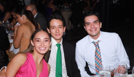  Marijo Benavente, Álvaro Jiménez y Kevin Hervert.