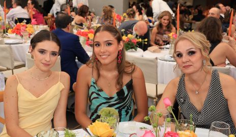  Valentina Shiufardi, Andrea Sigler y Edith Ruiz.