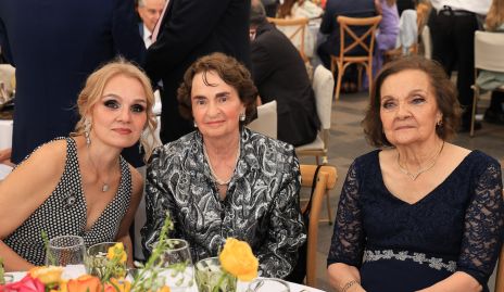  Edith Ruiz, Menchus Cambeces y Priscila Leiva.