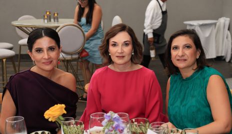  Emi Barrios, Silvia Gómez y Mari Tere Cadena.