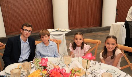  Thiago, Tomás, Maya y Mía.