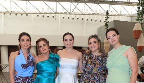  Adriana Martins, Eva Anaya, Gaby Martins,  Martha Elena Mancilla y Alejandra Martins.