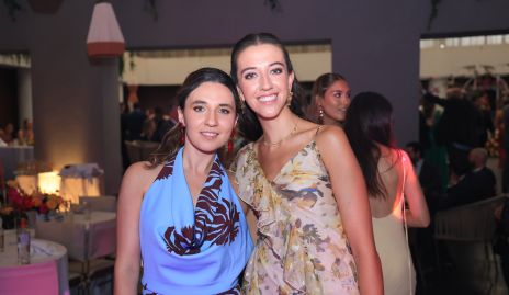  Adriana Martins y Moni Michel.