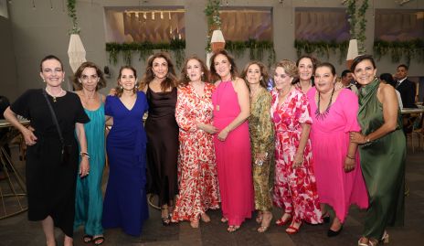  Cristina Ruiz con sus amigas.