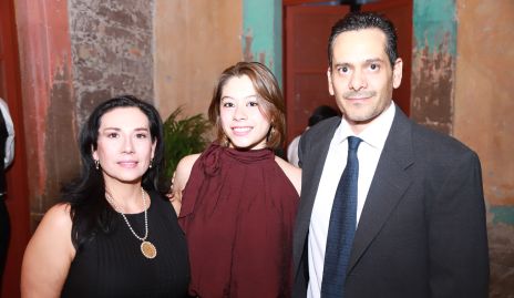  Bárbara Morales, Bárbara Corona y Federico Corona.