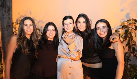  Vero Gómez, Pili Aguilar, Ana Paula García, Natalia Gárate y Dani Navarro.