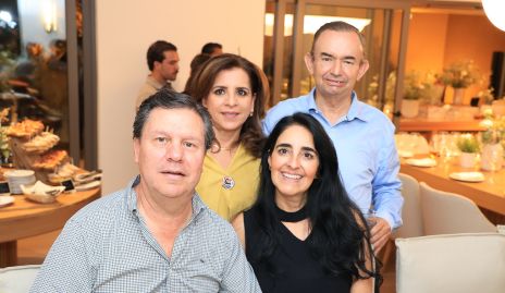  Ana Emelia Tobías, Jorge Foyo, Lety Leos y Alejandro Pérez.