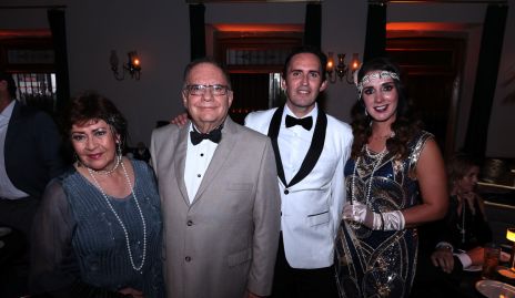  Sara de Martínez, Alfonso Martínez, Edgardo Martínez y Judith Gómez.