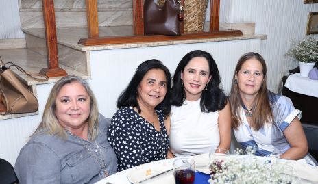  Cheli Faz, Maru Silos, Alma Méndez y Ale Galán.