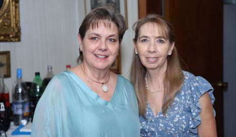  Sofía Hunter y Mercedes Hunter, anfitrionas de la despedida de Ale.
