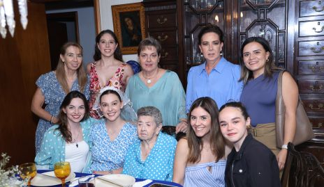  Mercedes Hunter, Ana Morales, Sofía Hunter, Ana Hunter, Ale Martínez, Sofía Valle, Alejandra Morales, Meche Pons, Paulina Garza y Josefina Valle.