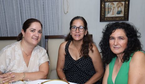  Liliana Meade, Mónica Aguirre y Gina Guerrero.