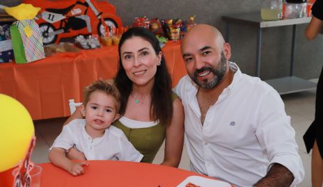  Diego del Castillo, María José Treviño y Alejandro del Castillo.