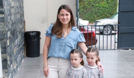  Julenne Arzola con sus hijas Carola de la Peña y Juliana de la Peña.
