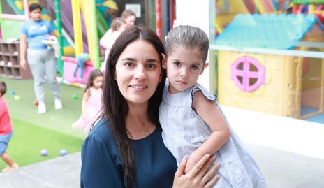  Andrea Espinosa y Amaya Labastida.