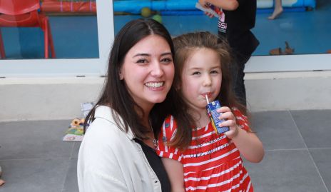  Leslie Ayala y María José.