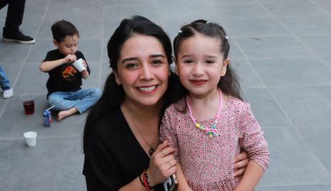  Rita Corona y Constanza Requena.