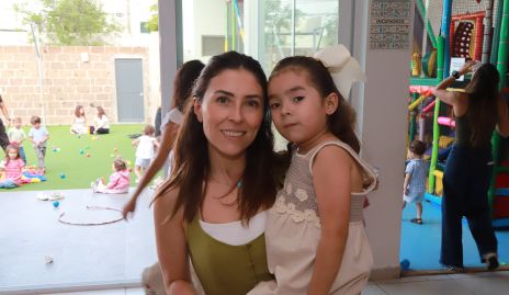 María José Treviño y María Emilia.