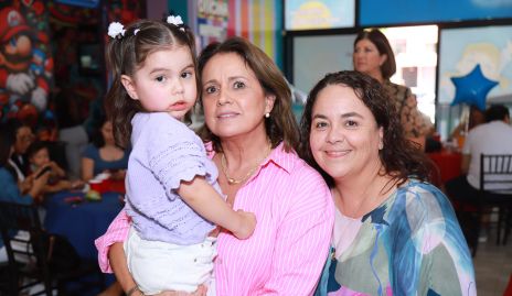  Sofía Mahbub, Maru Martínez y Miriam Flores.