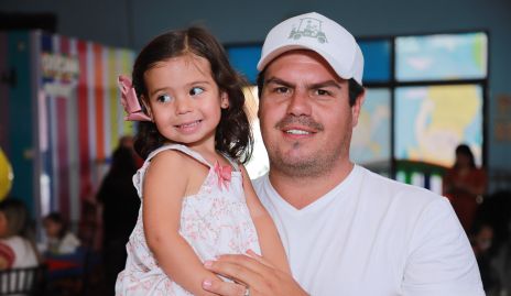   Mauricio Labastida con su hija Ana Victoria.