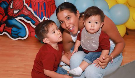  Santi Palomo, Valeria Govea y Rodrigo Palomo.
