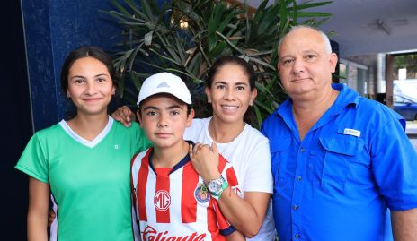  Cons Heinze, Walter Heinze, Gaby Pérez y Walter Heinze.