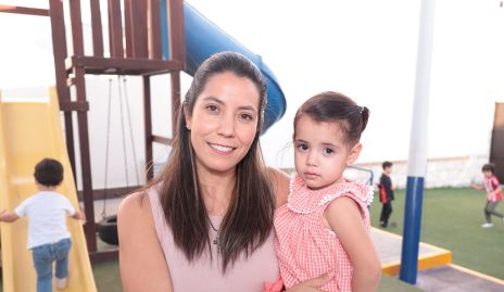  Gaby Carrillo y Ana Puga.