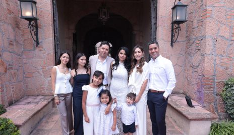  Valentina Lomas, Camila Lomas, Manuel Huerta, Yanahí Landeros, Sofía Orozco, Luis Huerta, Victoria Benítez, Ema Huerta y Julián Huerta.
