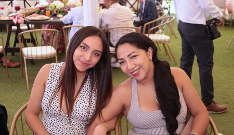  Zoe Flores y Leslie Benítez.