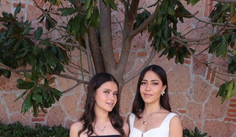 Camila y Valentina Lomas.