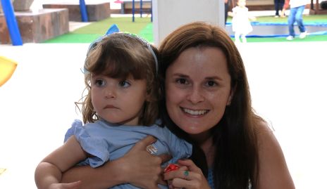  Isabel Poumian y Ana Paty Meade.