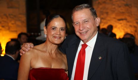  Olga León, mamá del novio y Juan Antonio Nemer.
