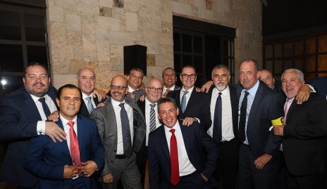  José Antonio Nieto con sus amigos de toda la vida.