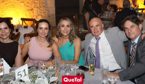  Alejandra Martínez, Marcela Alcalde, Roxana Serna, Tomás Alcalde y Gustavo Medina.