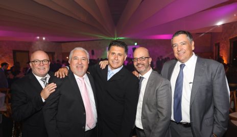  Los Guillermos.