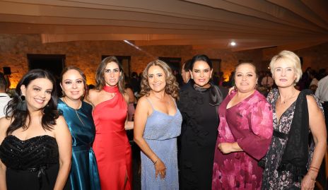  Alejandra Martínez, Aideé García, Rita Salinas, Paty Lara, Marily Tobías, Güera Gutiérrez, y Güera Valle.
