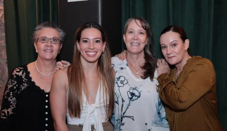  Verónica Padilla, Jimena Padilla, Patricia y Adriana Padilla.