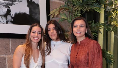  Jimena Padilla, Ana Lucía Díaz y Julieta González .