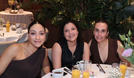 Madeleine Cantú, Eugenia Flores y Ana Torres.