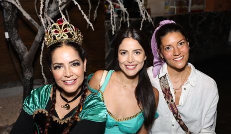  Diana Solorio, Priscila Solorio y Andrea Penilla.
