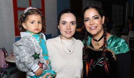  Ana Belén Azuara, Edith Soumaya y Diana Solorio.