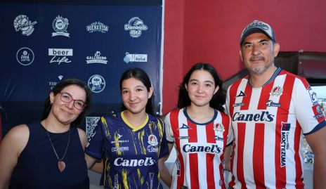  Sofía Ruiz, Cecilia Ruiz, Nina Rangel y Gerardo Ruiz.
