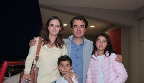  Anaisa Navarro, Víctor Huerta, Lorenzo y Ana Jose Huerta.