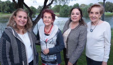  Martha Acevedo, Licha Carreras, Silvia Esparza de Garza y Cristina Cánovas.