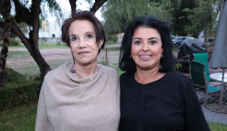  Leticia Nieto y Diana Reyes de Romo.