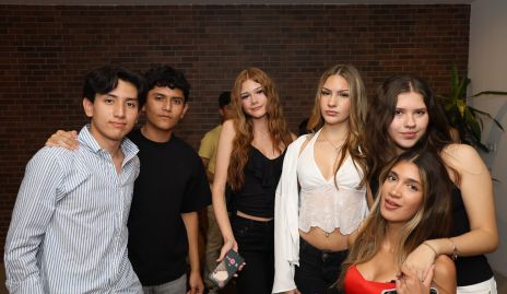  Luis Castillo, Daniel Veloz, Pauletta Theiner, Mariela Theiner, Tayla de Sousa y Dayana Schmith.