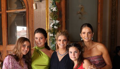  Marijó Vigil, Lu Lebrija, Lu López, Javiera Lebrija y María José López.